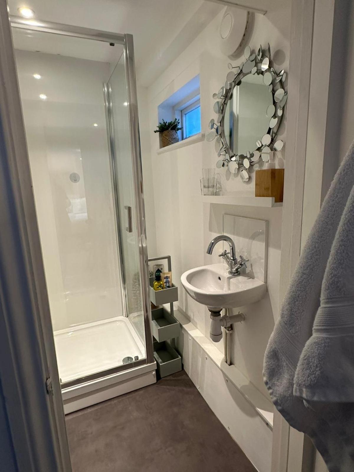 Town Centre Apartment With Hot Tub Cheltenham Extérieur photo